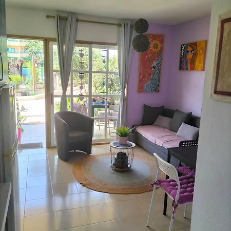アパート Casa Art Residenza Bouganville コスタ・デ・アンティグア